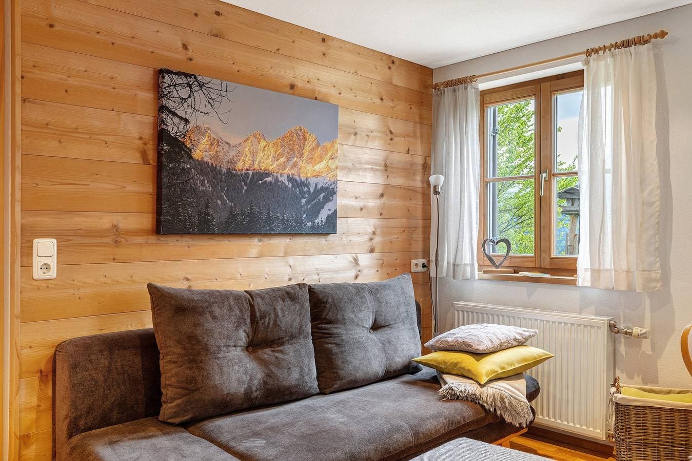 Foto 4 von 25: Ferienwohnung 'Verdandi' mit Bergblick, privater Terrasse und Wi-Fi