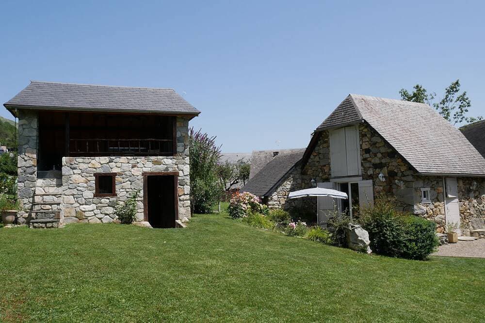 Foto 5 von 24: Charmantes Steinhaus mit Kamin, ideal für coocooner