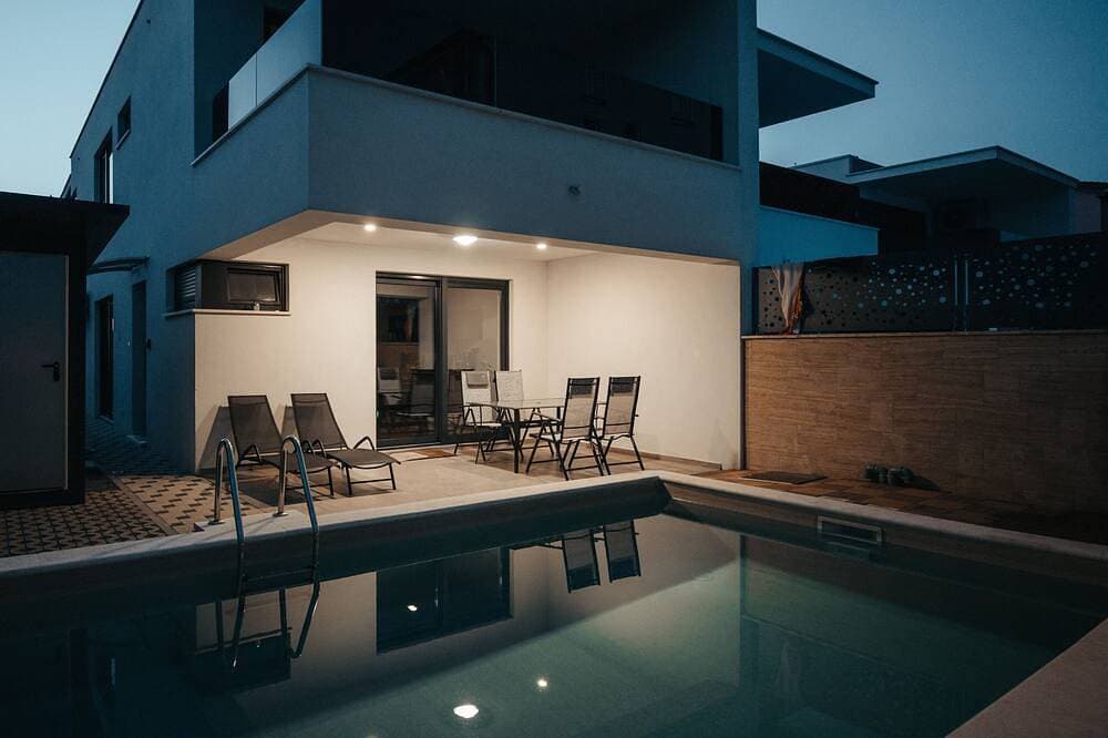 Wunderschöne Villa mit eigenem Pool 1