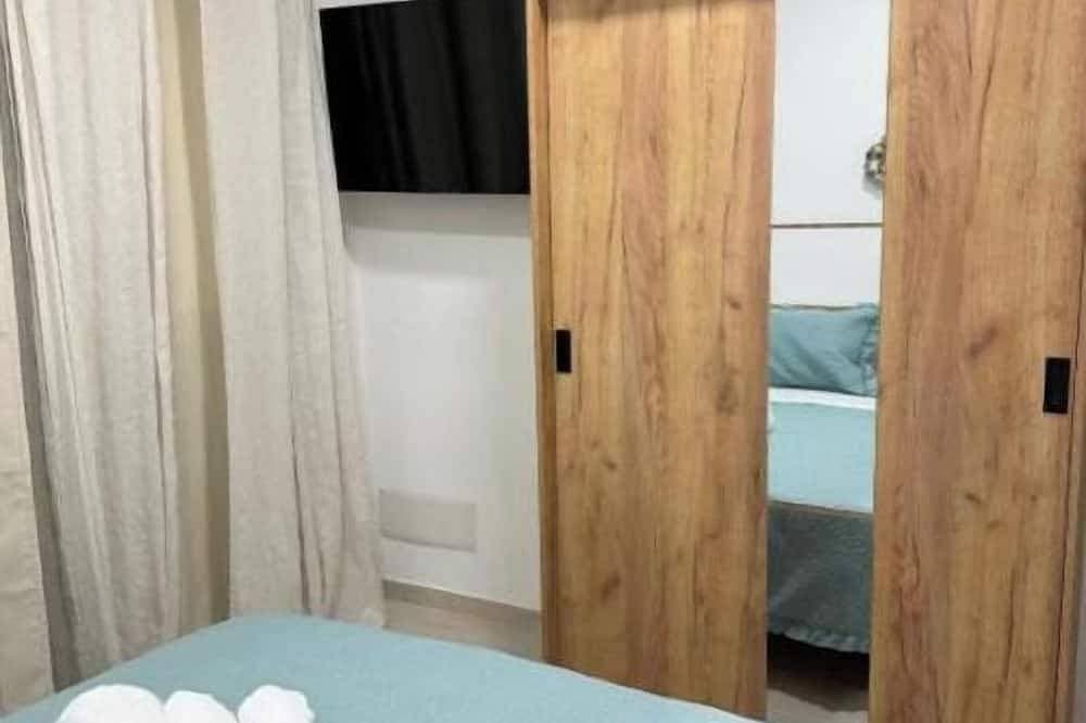 Foto 3 von 30: Attinie Apartment – ​​Relax and enjoy the sea view just steps from the beach.