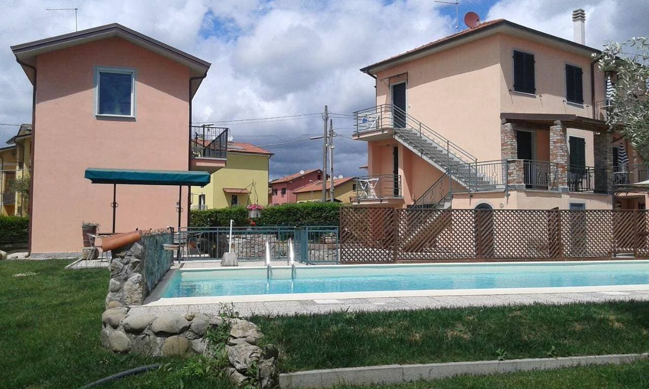 Foto 2 von 11: Apartment with Balcony