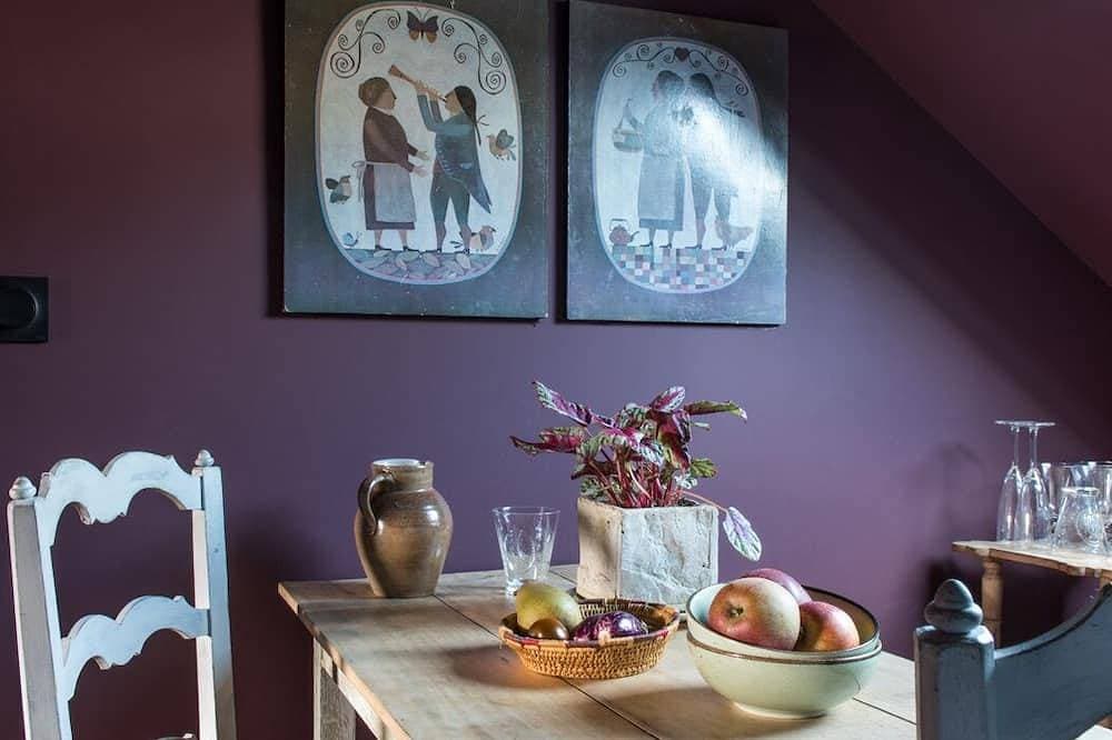 Foto 6 von 8: Séraphine -Apartment-Romantik-Ensuite mit Dusche-Stadtblick