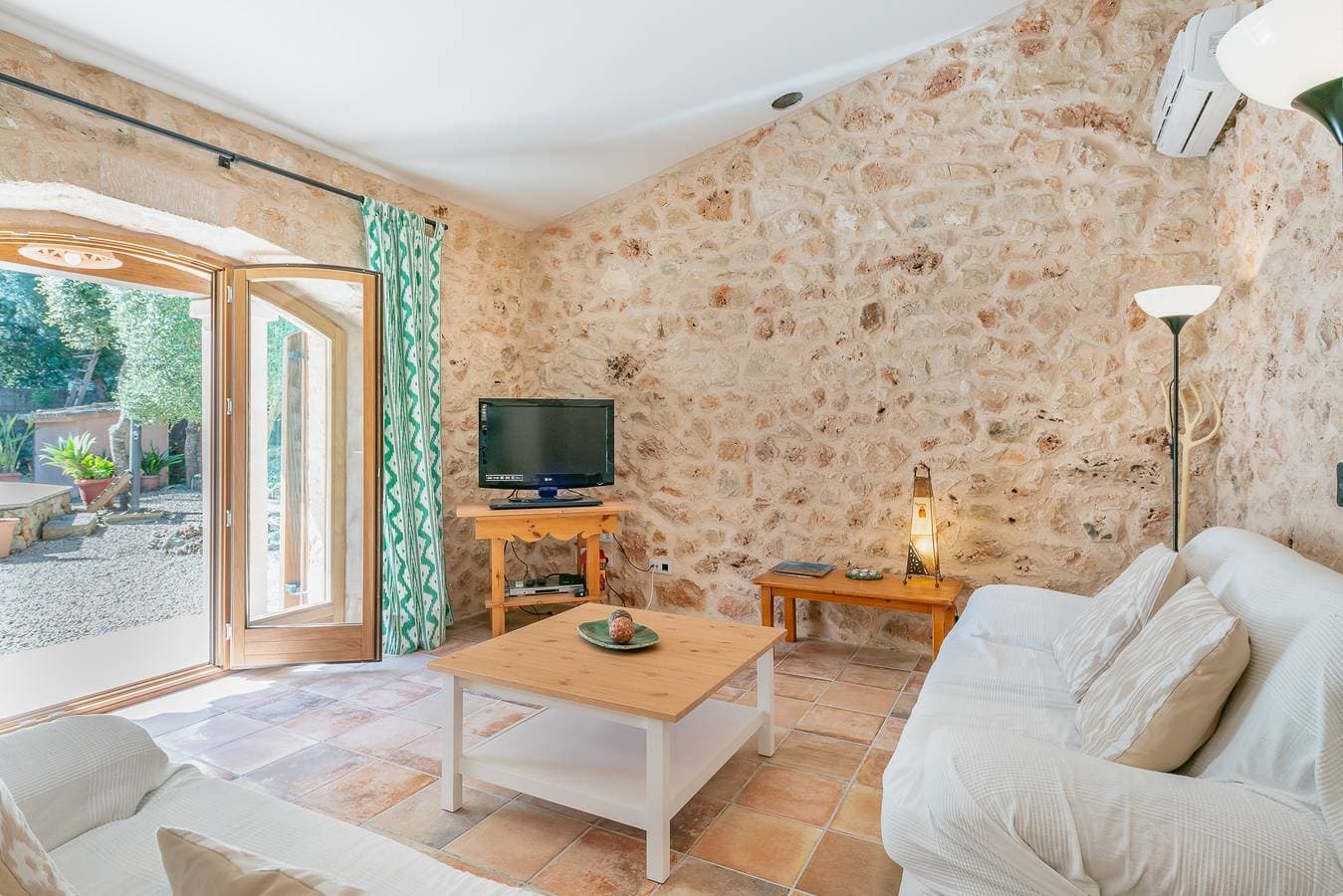 Foto 11 von 28: Villa für 4 Personen mit Garten