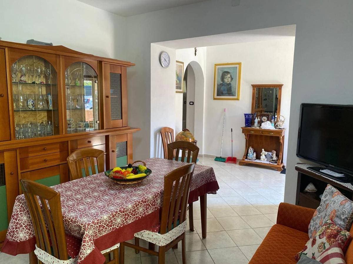Foto 4 von 48: Two-Bedroom Apartment