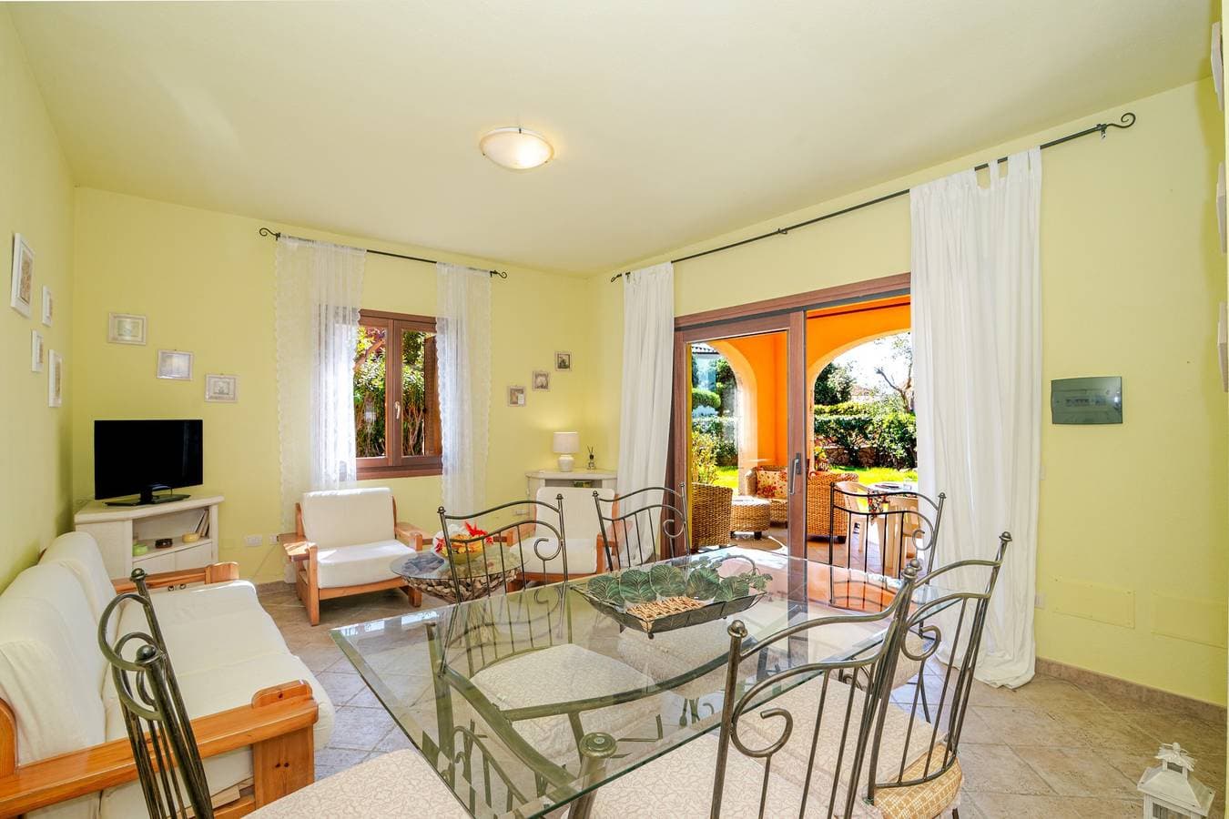 Foto 2 von 21: Villa mit Garten im Zentrum mit privater Terrasse, eigenem Garten und Klimaanlage