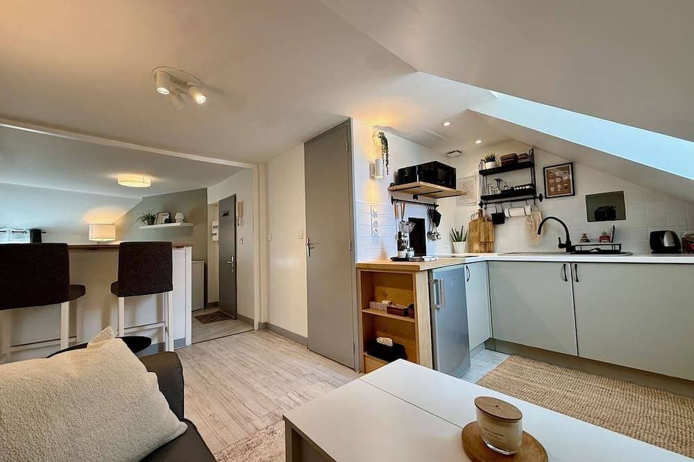 Foto 11 von 14: Studio-cosy et calme-Stadt-Ensuite mit Dusche