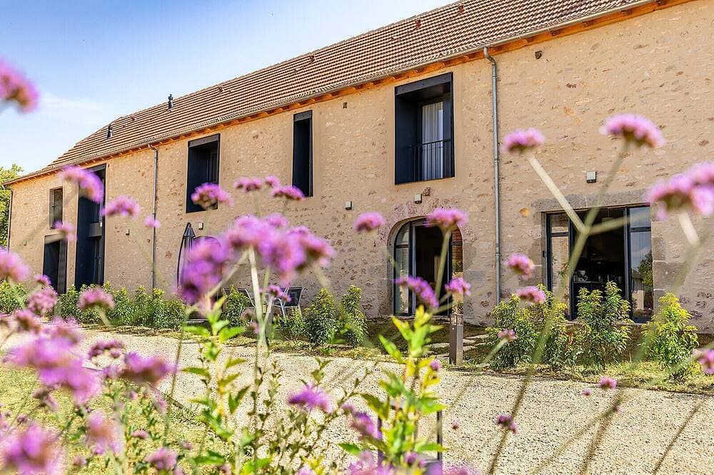 Grange La Roca Masia - Les Iris, swimming pool, garden, 2 bedrooms 4/6 people 1