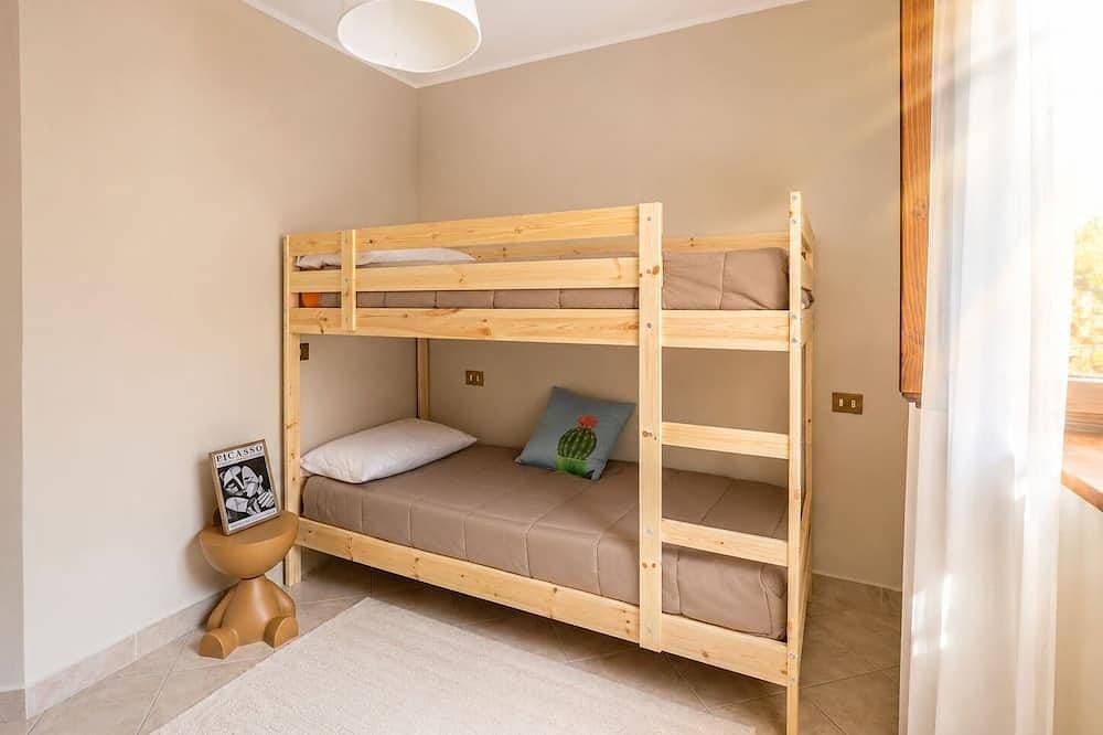 Foto 5 von 11: A cozy mountain home for couples and families, surrounded by nature, relaxation, and hiking
