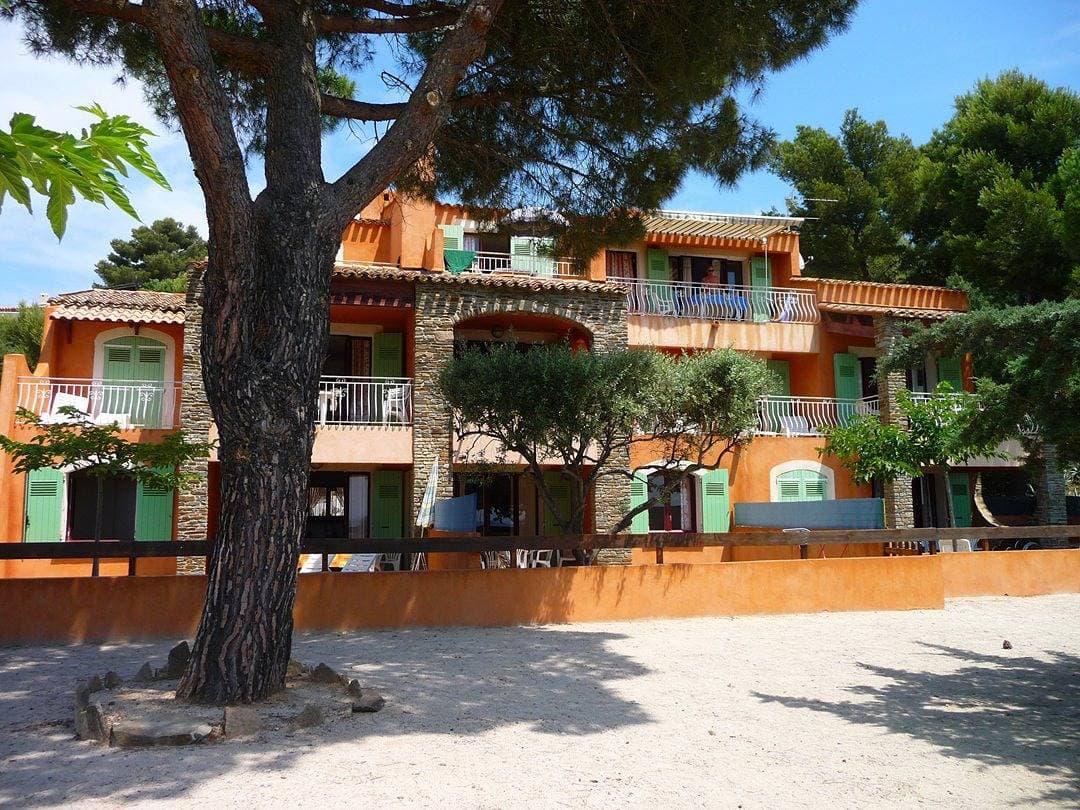 Foto 3 von 26: (6) Apartments mit Beheiztem Pool und Blick Aufs Meer zu 10 meter vom Strand