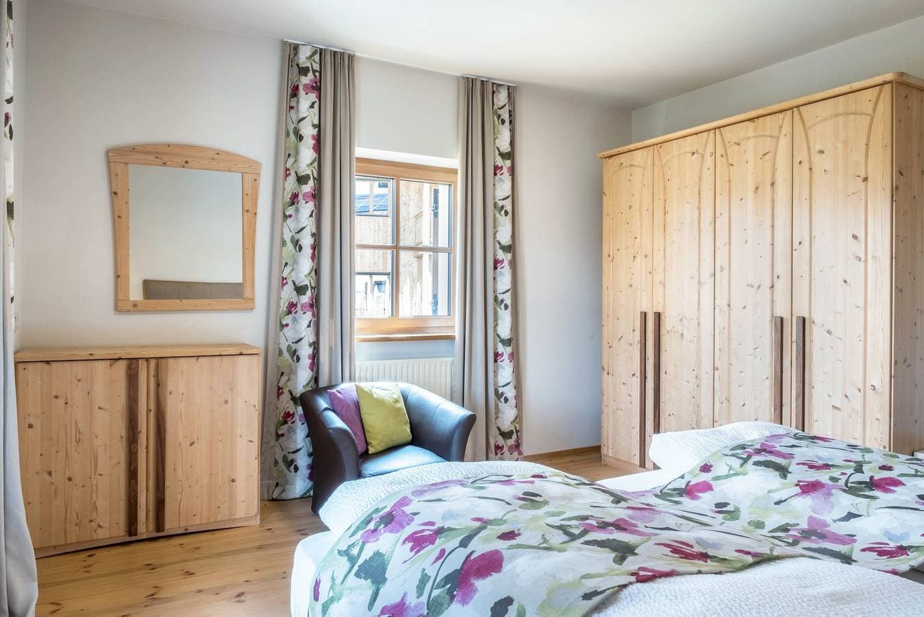Foto 9 von 41: Ferienwohnung "Schlosshof Rotkäppchen" mit Bergblick, Privatem Garten und WLAN