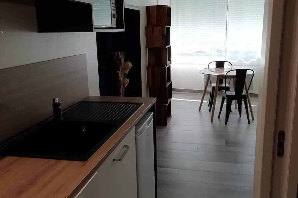 Foto 9 von 12: Place 28-Studio-Klassisch-Ensuite mit Bad-Strassenblick