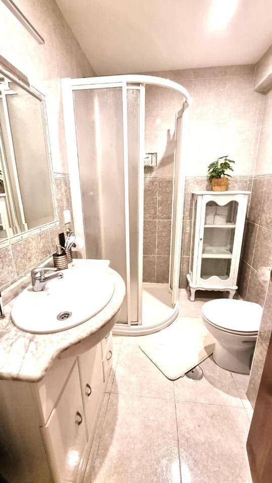 Foto 6 von 46: Two-Bedroom Apartment