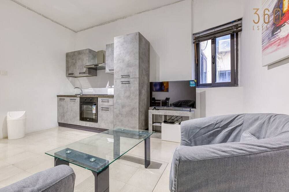 Lovely Studio home in Prime area of Sliema w/WIFI 1