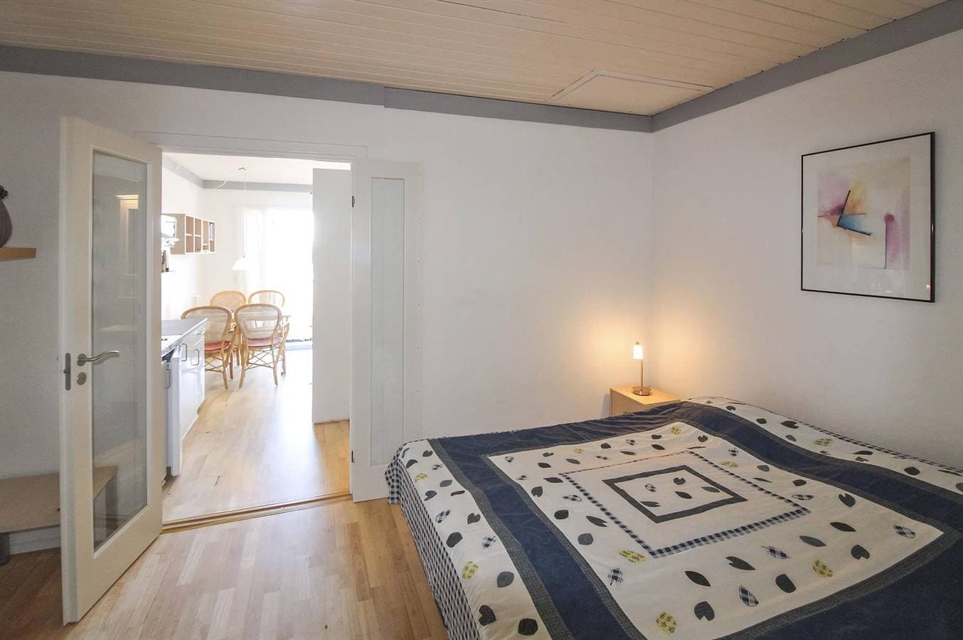 Foto 10 von 17: Nice apartment in Aakirkeby w/ 2 Bedrooms and Outdoor swimming pool