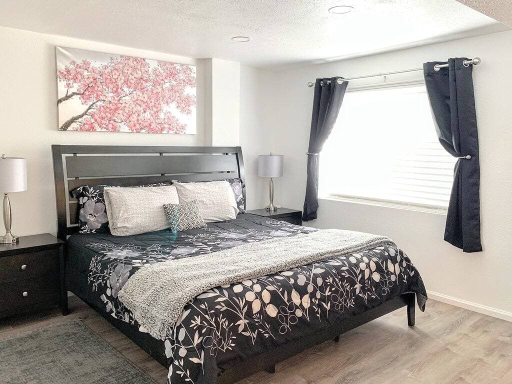 Foto 9 von 42: 2 Master Suites with King beds fast Wifi