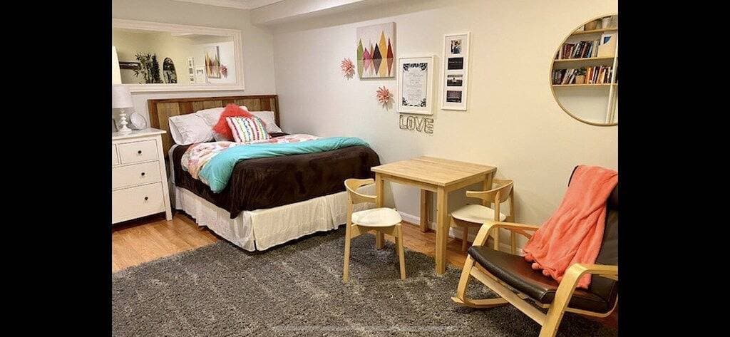 Foto 12 von 20: Geräumige 1-Zimmer moderne Kellerwohnung in der Nähe von Gmu mit privatem Eingang - Aktualisierte Annehmlichkeiten