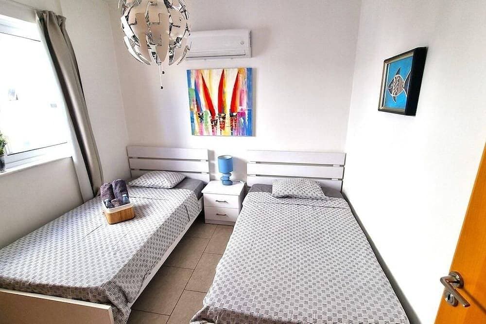 Foto 6 von 25: Beach Haven: 7-Minute walk to the beach + Pool