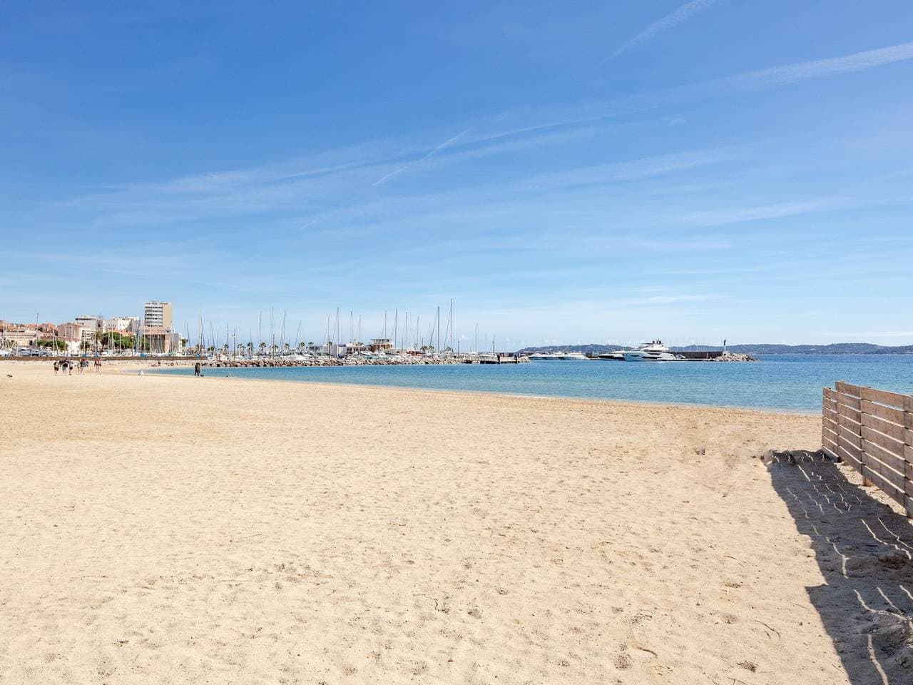 Foto 12 von 20: Studio 2/4 Pers - Vue Mer - Climatisation