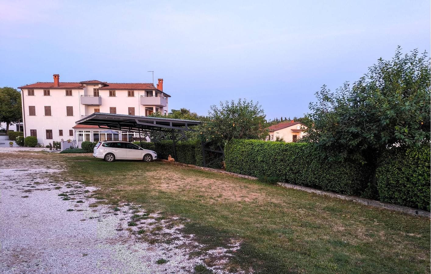 Foto 2 von 22: Gemütliche Ferienwohnung mit Terrasse und Parkplatz in der Nähe eines Bistros in Žminj