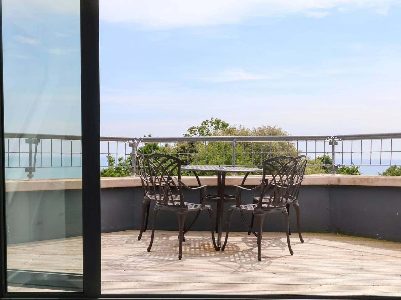 Foto 2 von 21: Ferienwohnung für 4 Personen mit Balkon