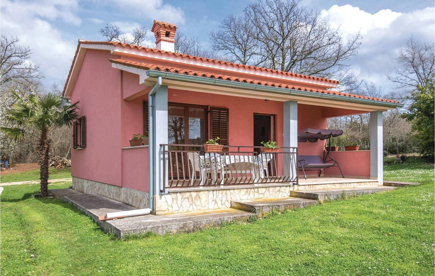 Gemütliche Ferienwohnung mit WLAN, Klimaanlage, Terrasse und Parkplatz 1