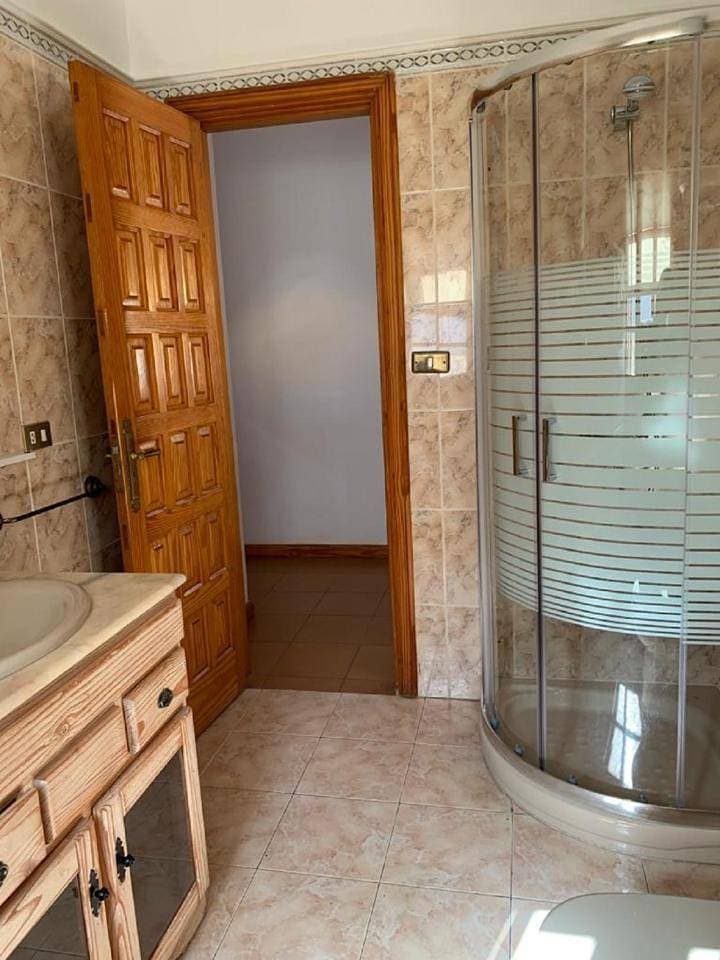 Foto 6 von 47: Three-Bedroom House