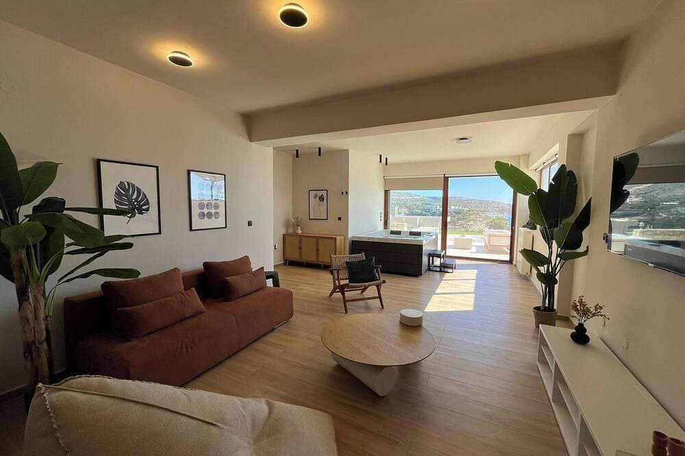 Foto 10 von 30: SeaWave Villa I with Heated Pool & Jacuzzi