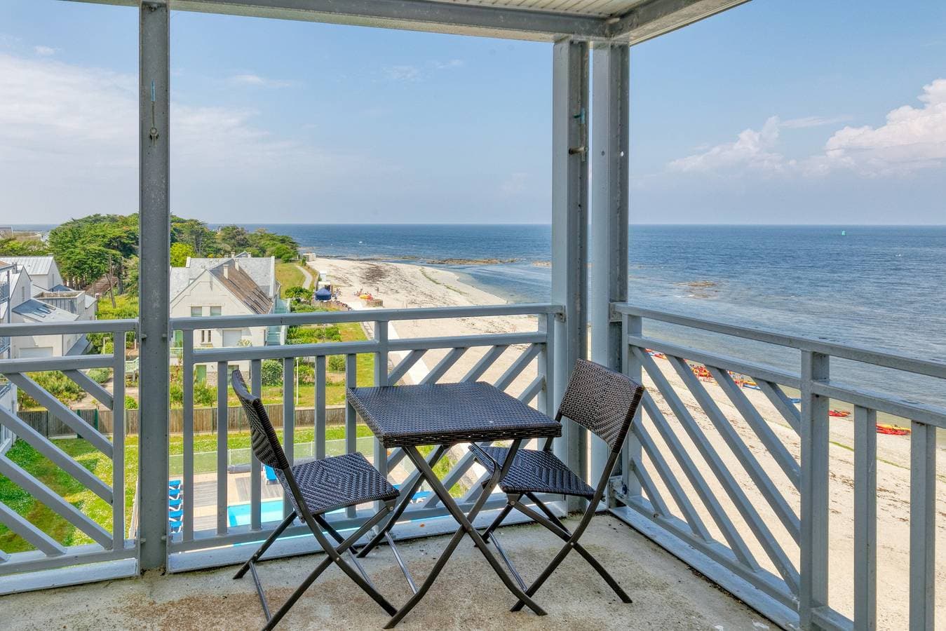 Appartement face mer et Piscine 1