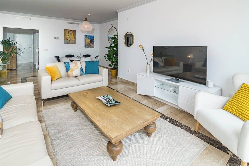 Foto 12 von 30: Luxury and spacious 3-bed Penthouse apartment in fabulous Gualdalmansa