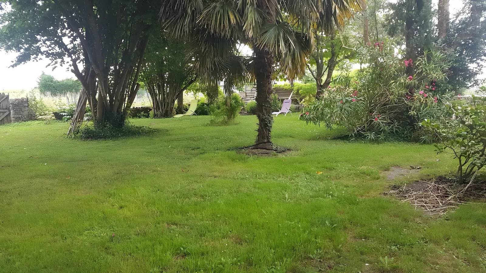 Foto 4 von 17: Gästezimmer De La Vaine mit privater Terrasse, Garten und WLAN