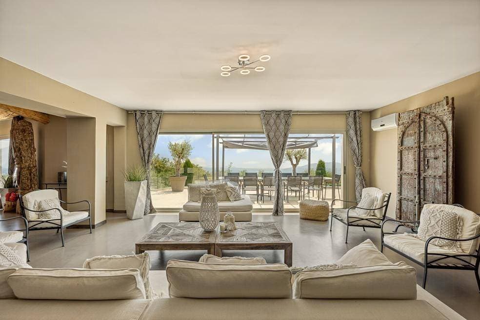 Foto 2 von 57: Mediterrane Villa mit Blick auf die Côte d'Azur