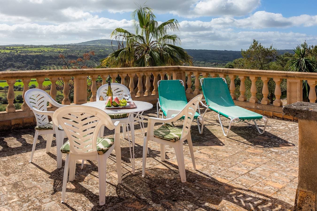 Foto 3 von 35: Ferienhaus 'Finca Ses Coves' mit Bergblick, privater Terrasse und WLAN
