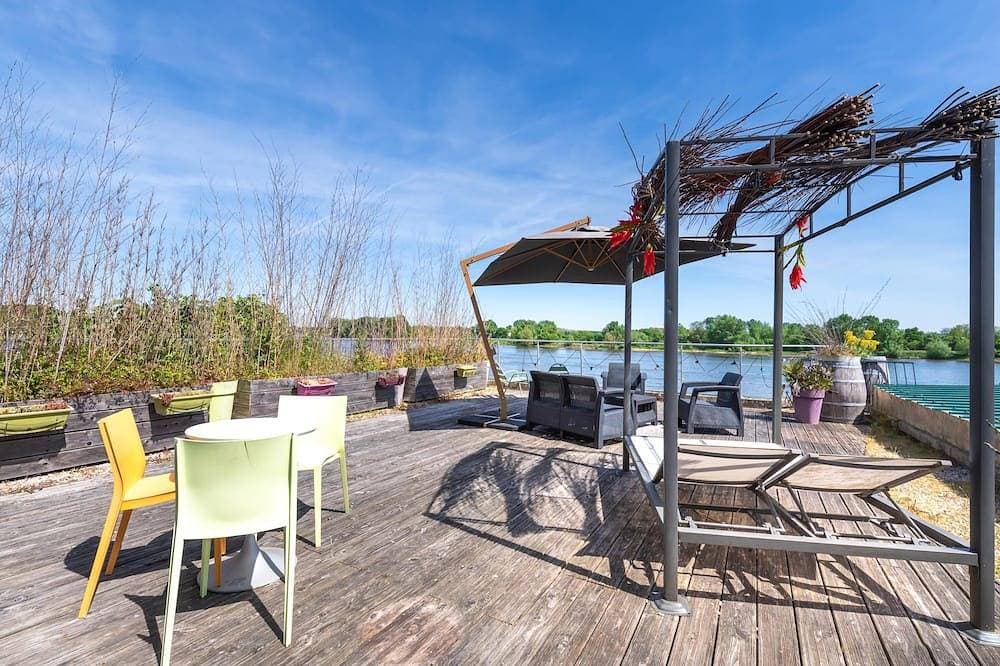 Apartment at the Confluence 1