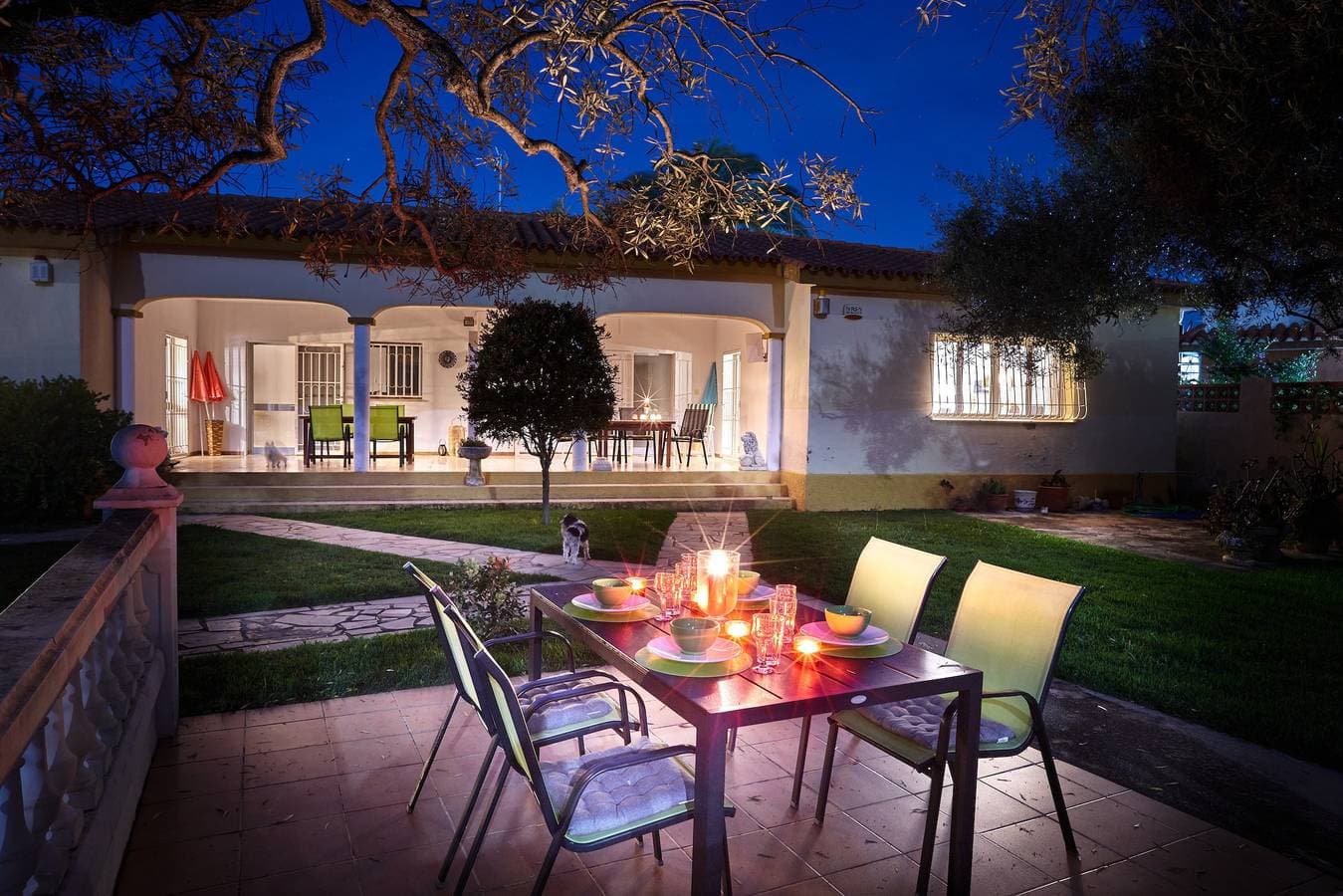 Foto 5 von 44: Villa in direkter Strandnähe ,mit privatem beleuchtetem Pool, Garten, 2Terrassen, Grill und WLAN