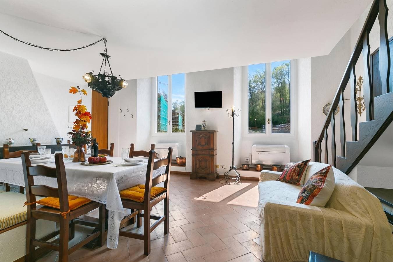 Foto 8 von 19: Albert's Castle Apt by Lake Maggiore