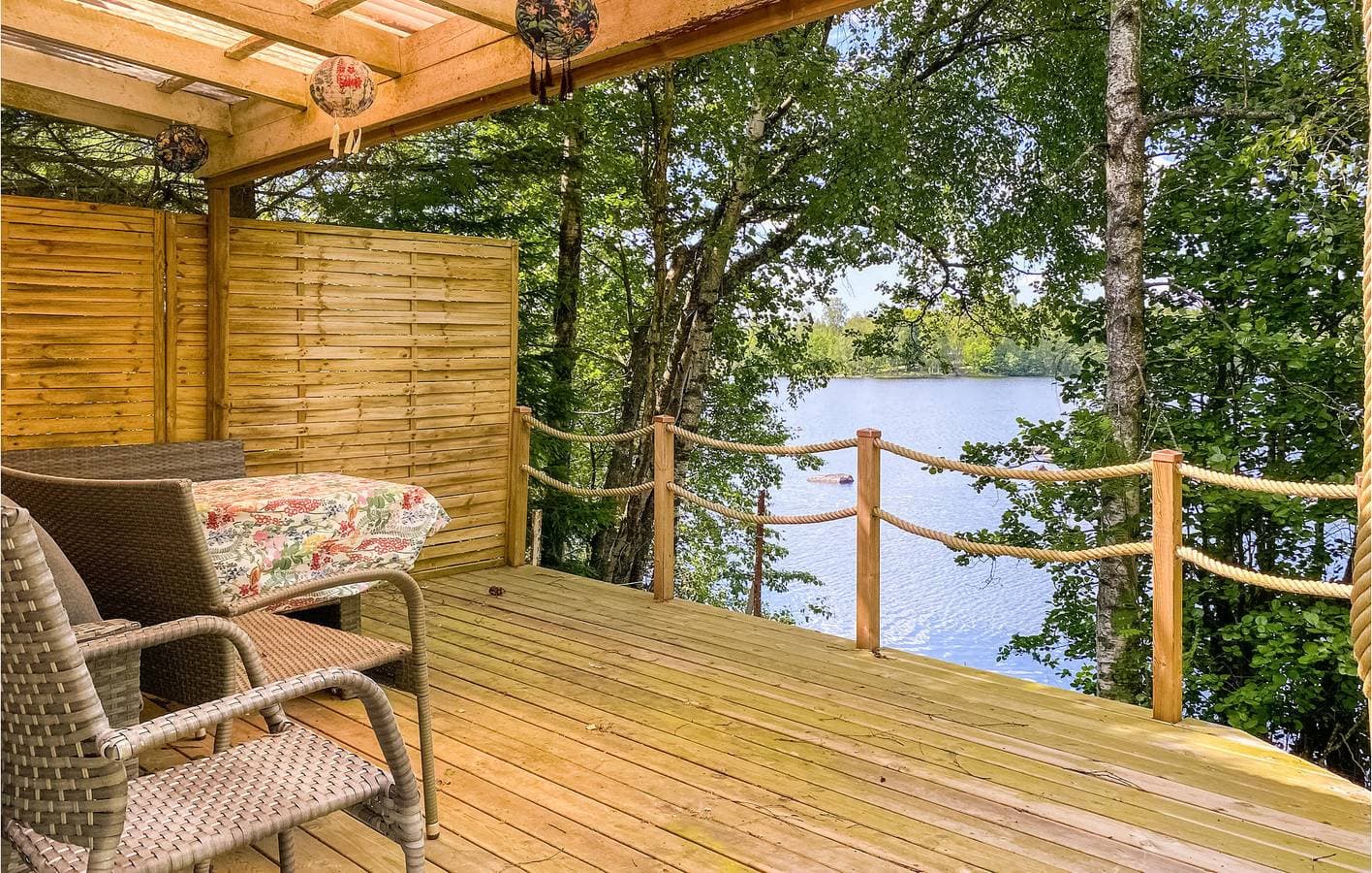 Foto 2 von 19: Ferienhaus für 8 Personen mit Seeblick