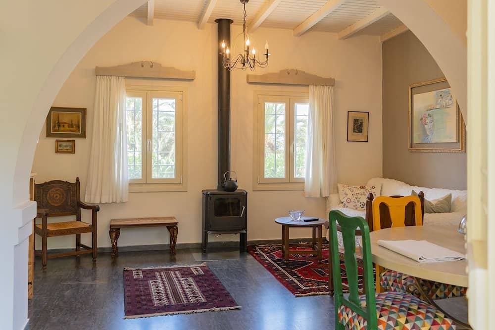 Foto 10 von 30: Charming Cretan House, Bougainvillea