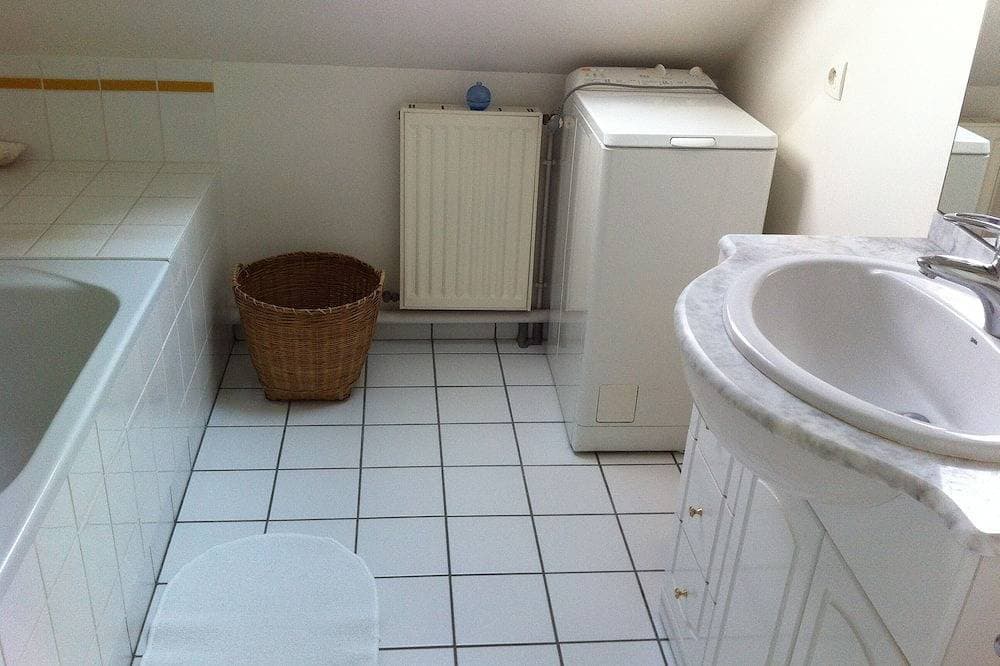 Foto 8 von 25: Komfortable Unterkunft mit ruhigem Meerblick.