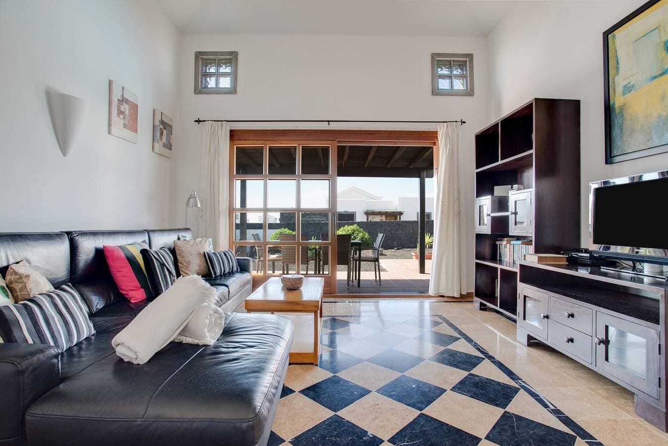 Foto 5 von 28: Schönes Ferienhaus "Casa Violeta" mit Terrassen und Pool