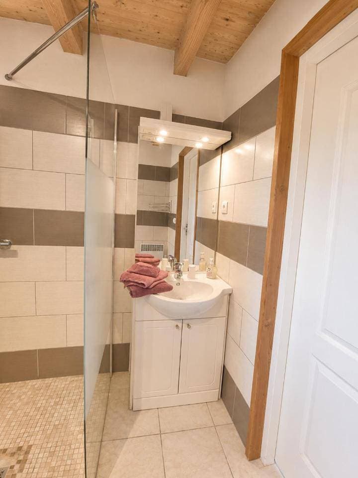 Foto 9 von 14: Double Room with Private Bathroom