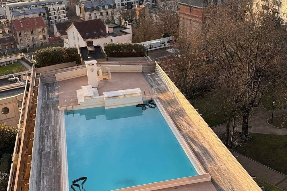 Lovely 3-room apartment with swimming pool in Puteaux 1