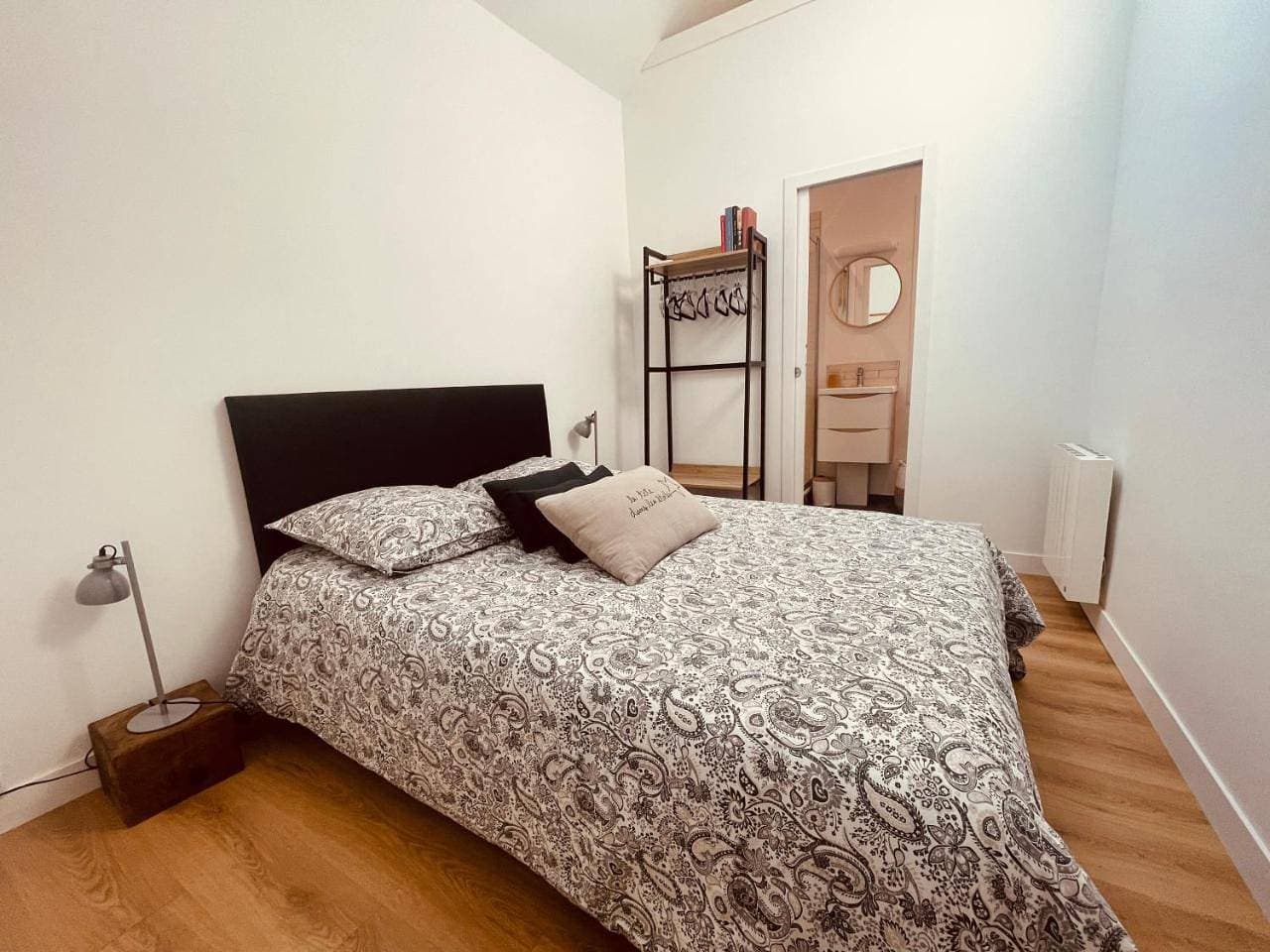 Foto 7 von 25: One-Bedroom Apartment