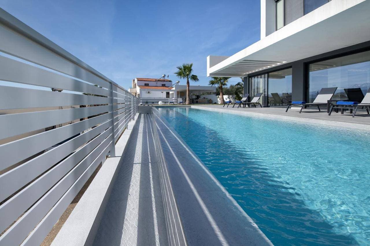 Foto 8 von 96: Villa with Private Pool
