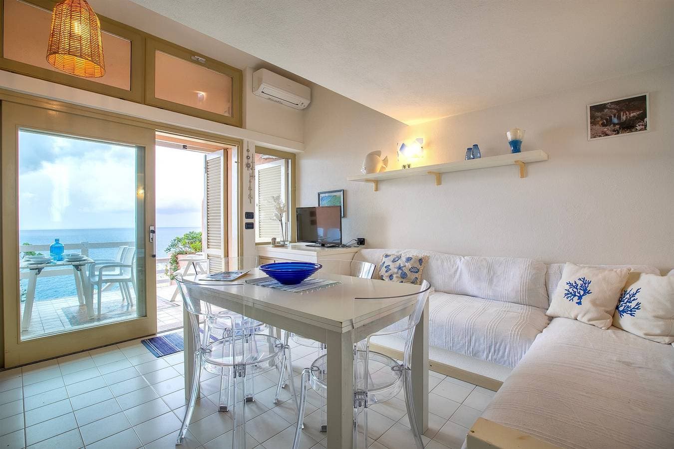 Foto 4 von 27: Ferienhaus 'Sardegna Sul Mare K1' mit Meerblick, Gemeinschaftspool und Klimaanlage