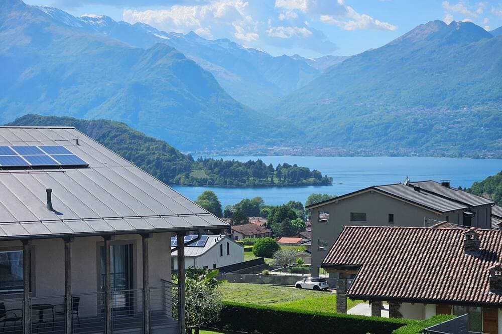 Foto 11 von 25: Selbständiges Ferienhaus mit privaten Pool und Seeblick, am Comer See in Colico.