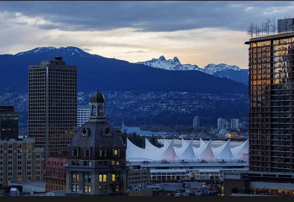 Foto 13 von 33: Vancouver condo: surreal water/mountain/harbor views 2Beds/2Ba