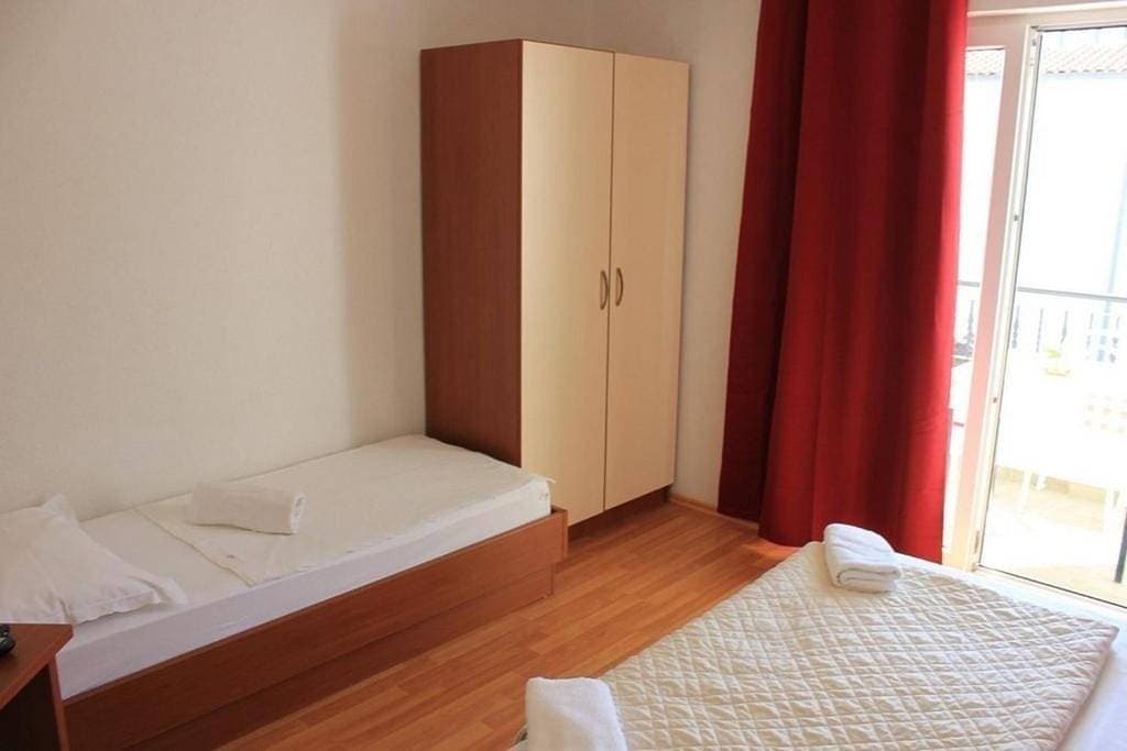 Foto 13 von 20: Studio Appartement mit Balkon und Meerblick Zivogosce - Blato (Makarska) -a