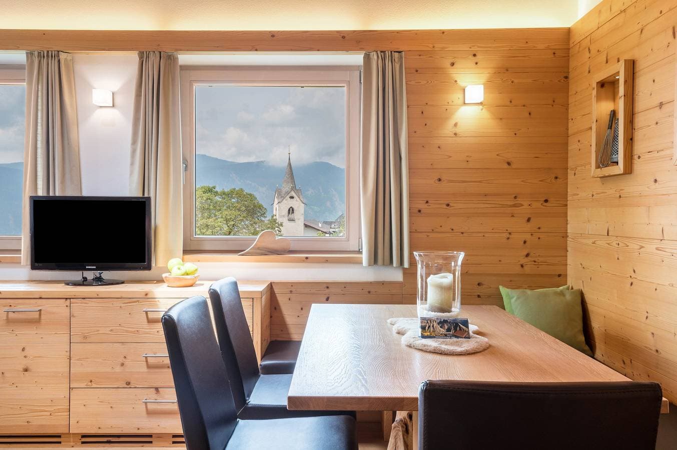 Foto 6 von 32: Ferienwohnung 'Sassun' mit Bergblick, Garten & WLAN