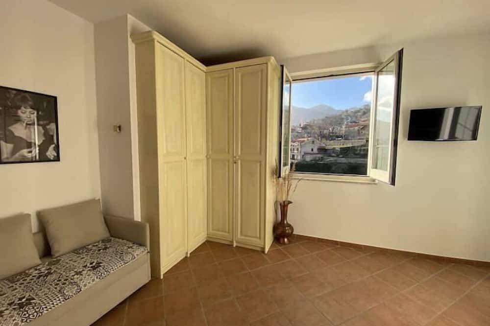 Chez Luke Apartment \"Vintage\" , 10 minutes from \"Path of the God\" 1