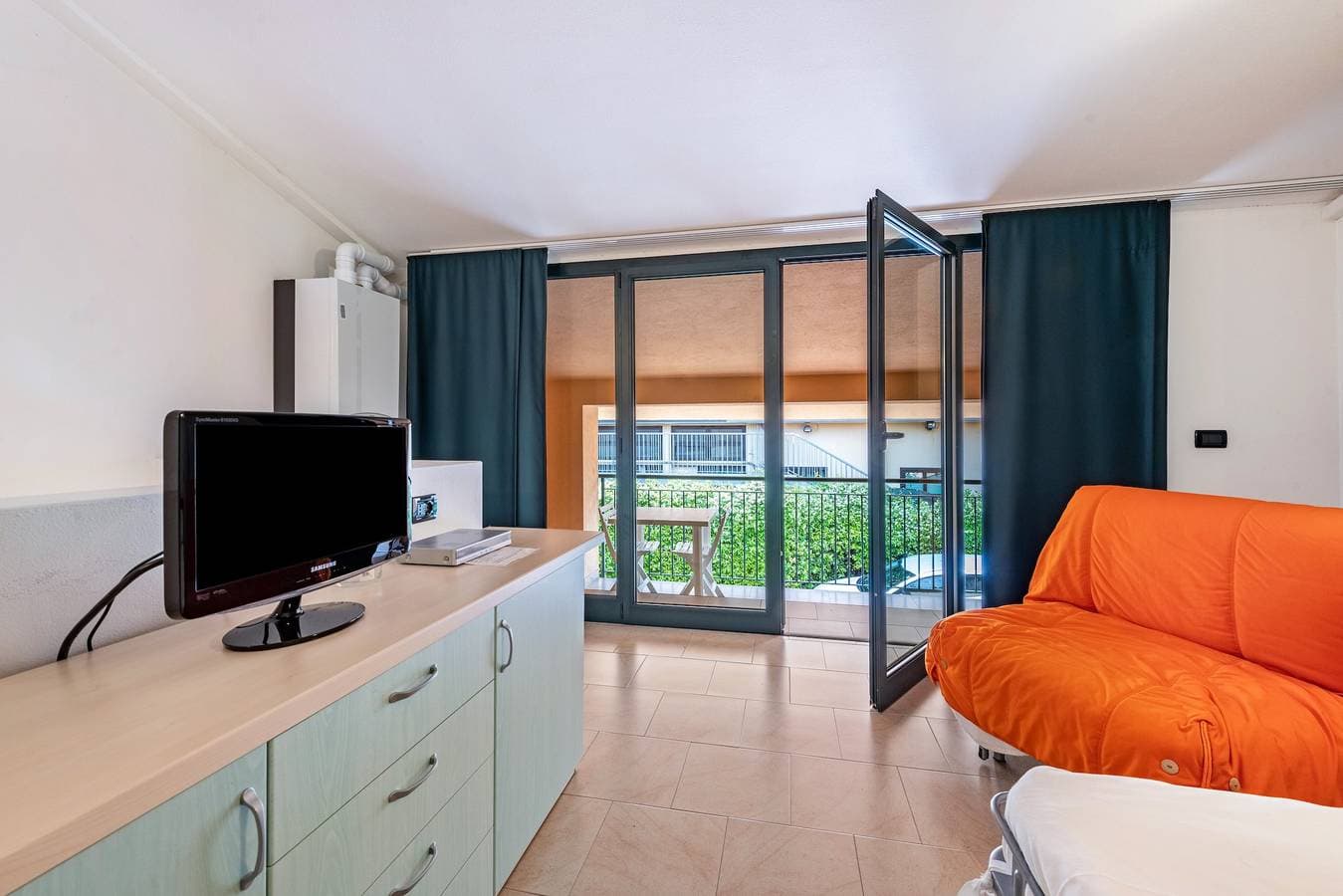 Foto 13 von 15: Studio-Apartment „Cozy Le Vele 7 Garda Lake“ mit Bergblick, WLAN und Klimaanlage